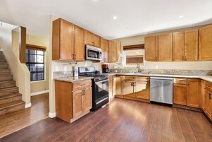 House, Multiple Beds, Hot Tub, Mountain View (1826) | Private kitchen | Coffee/tea maker