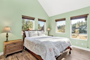 House, Multiple Beds, Hot Tub, Mountain View (1826)