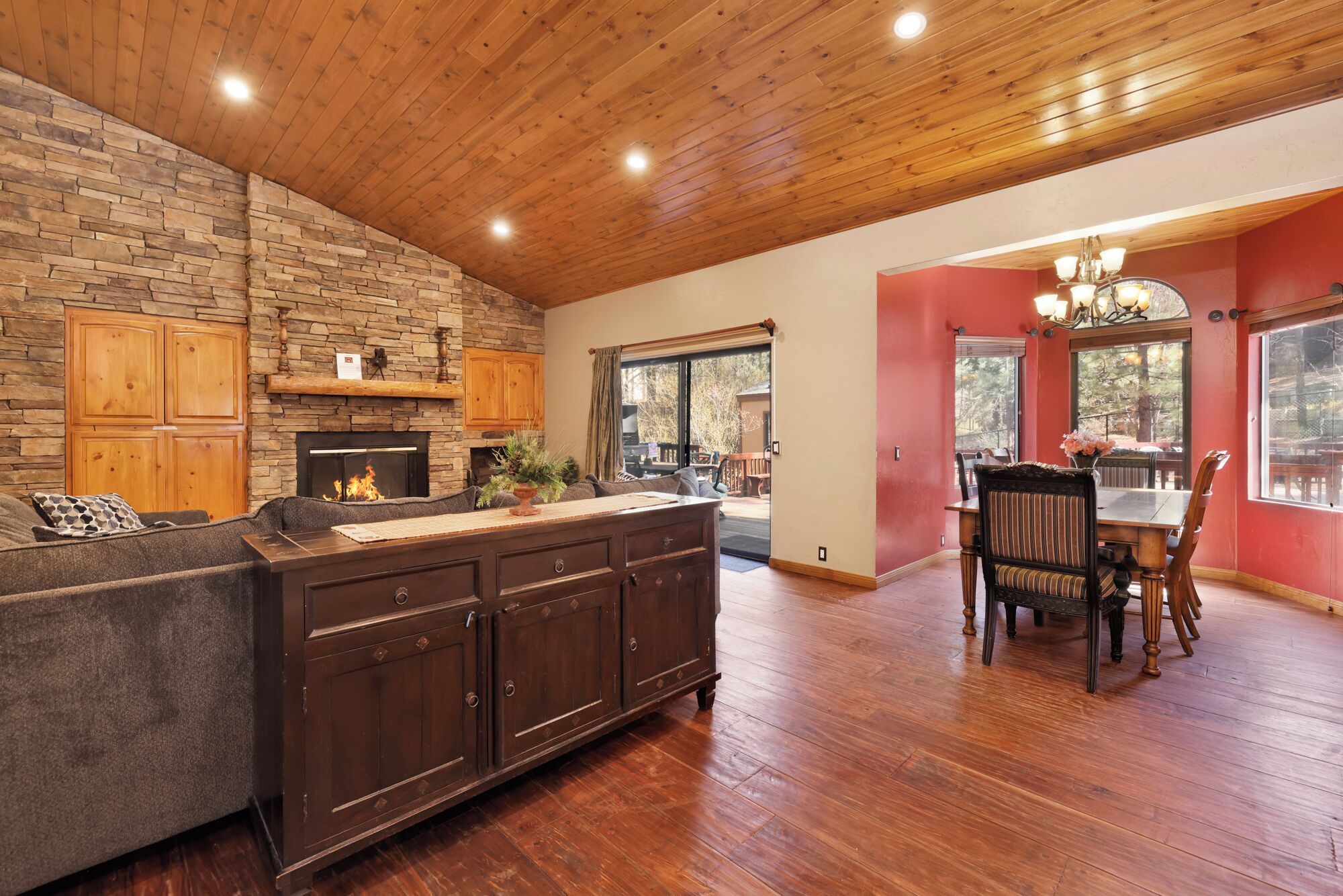 Talo, useita sänkyjä, poreamme, vuoristonäköala (1277) | Yksityinen keittiö | Kahvin-/teenkeitin