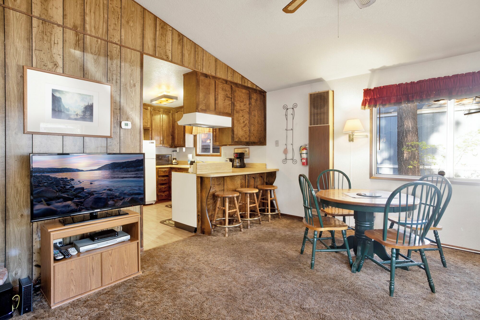 House, 2 Queen Beds, Patio, Mountain View (1529) | Dining