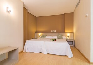 Family Room | 1 bedroom, desk, free WiFi, bed sheets