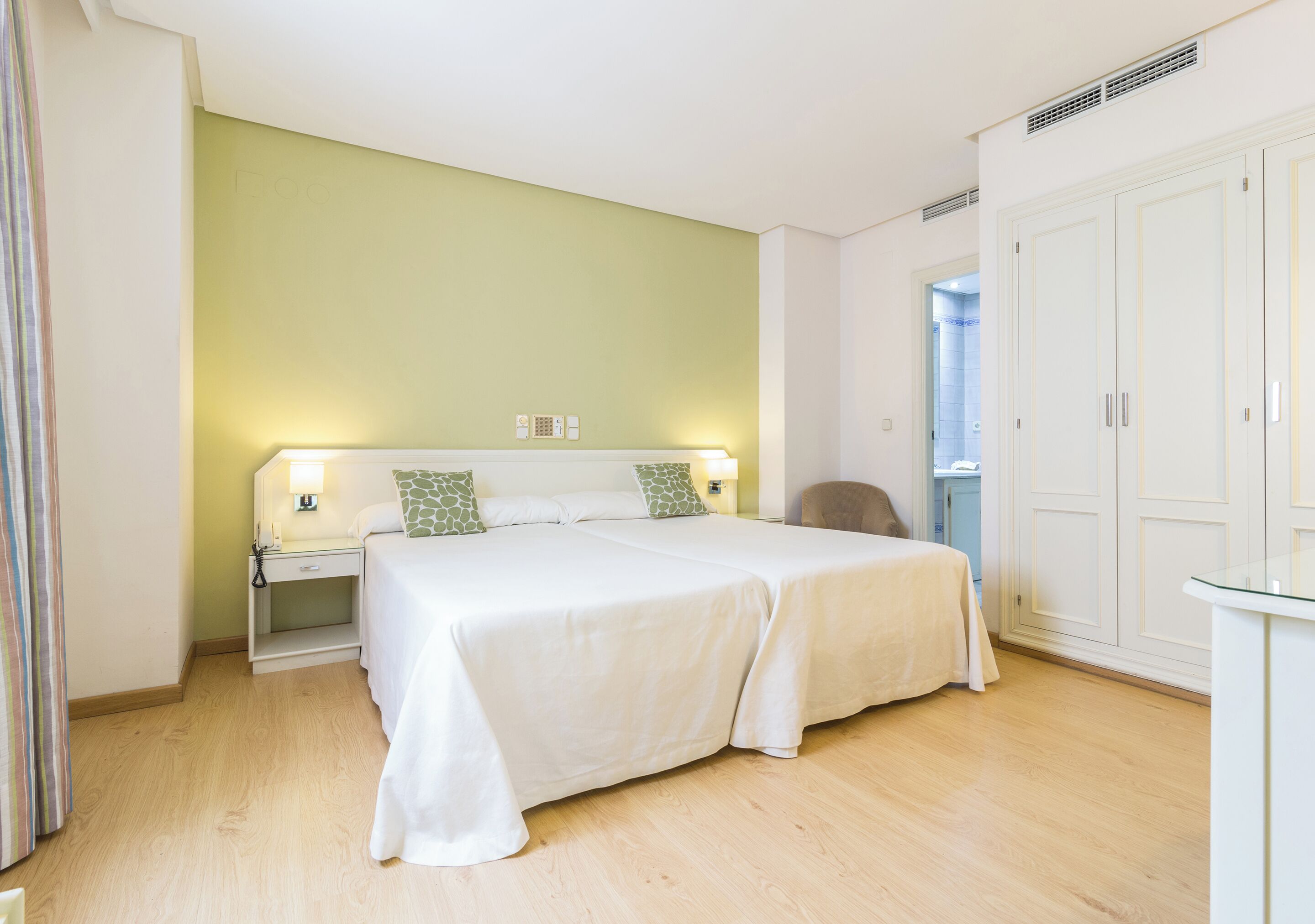 Desk, WiFi (free), bed sheets