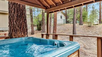 House, Multiple Beds, Hot Tub (1454) | Outdoor spa tub