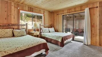 House, Multiple Beds, Hot Tub (1454) | 2 bedrooms, individually decorated, individually furnished, bed sheets