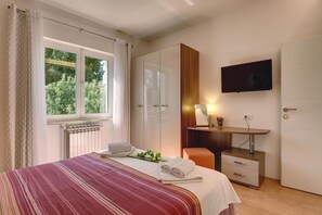 3 Schlafzimmer, Schreibtisch, kostenloses WLAN, Bettwäsche