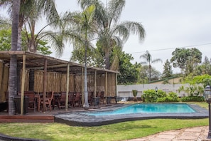 2 piscinas externas