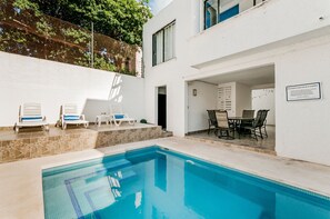Pool - Excellent location, Private pool & perfect for big groups or families!! (Cancún)