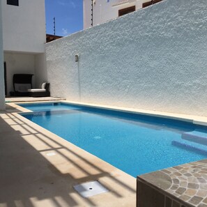 Pool - Excellent location, Private pool & perfect for big groups or families!! (Cancún)