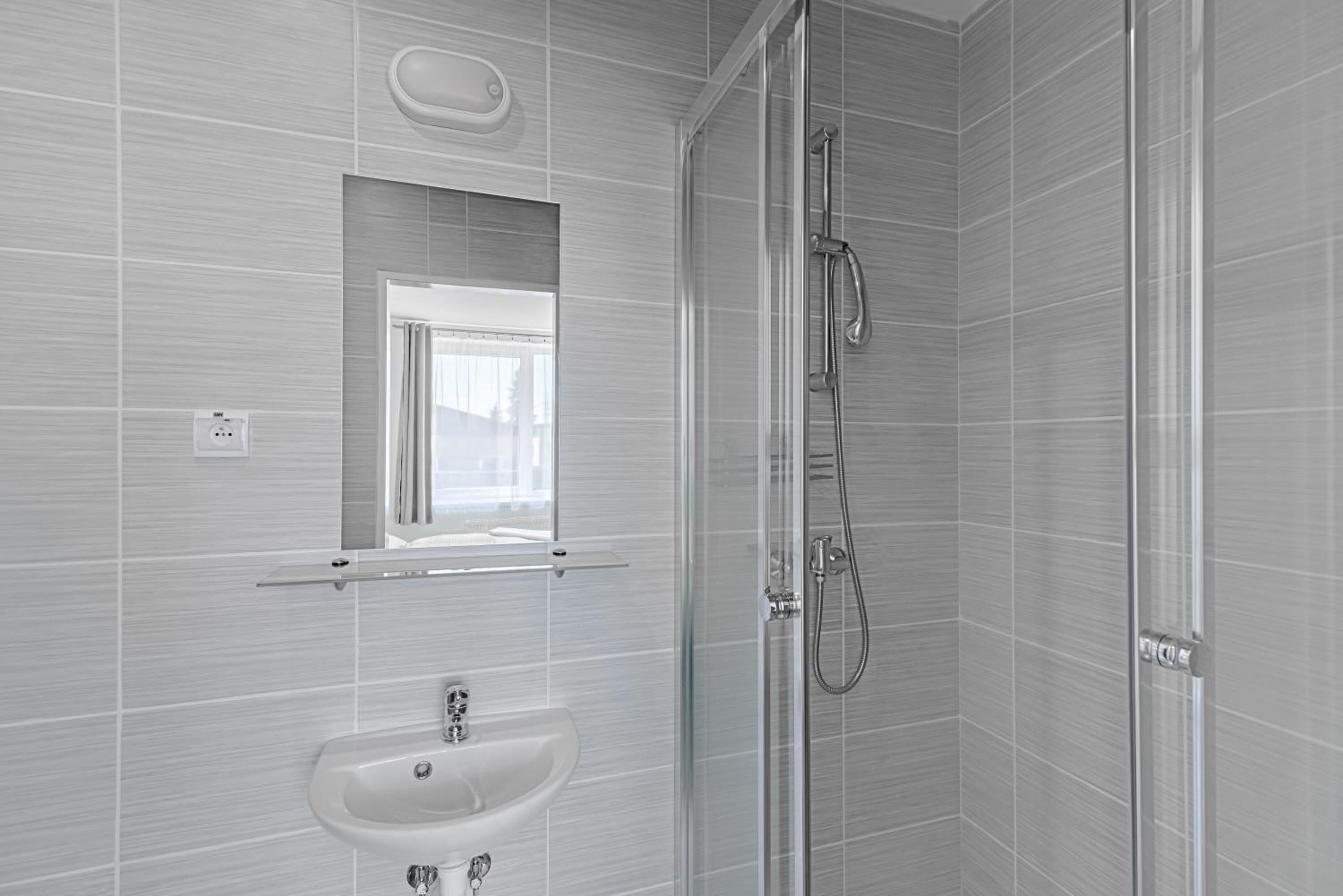 Shower, free toiletries, hair dryer, towels
