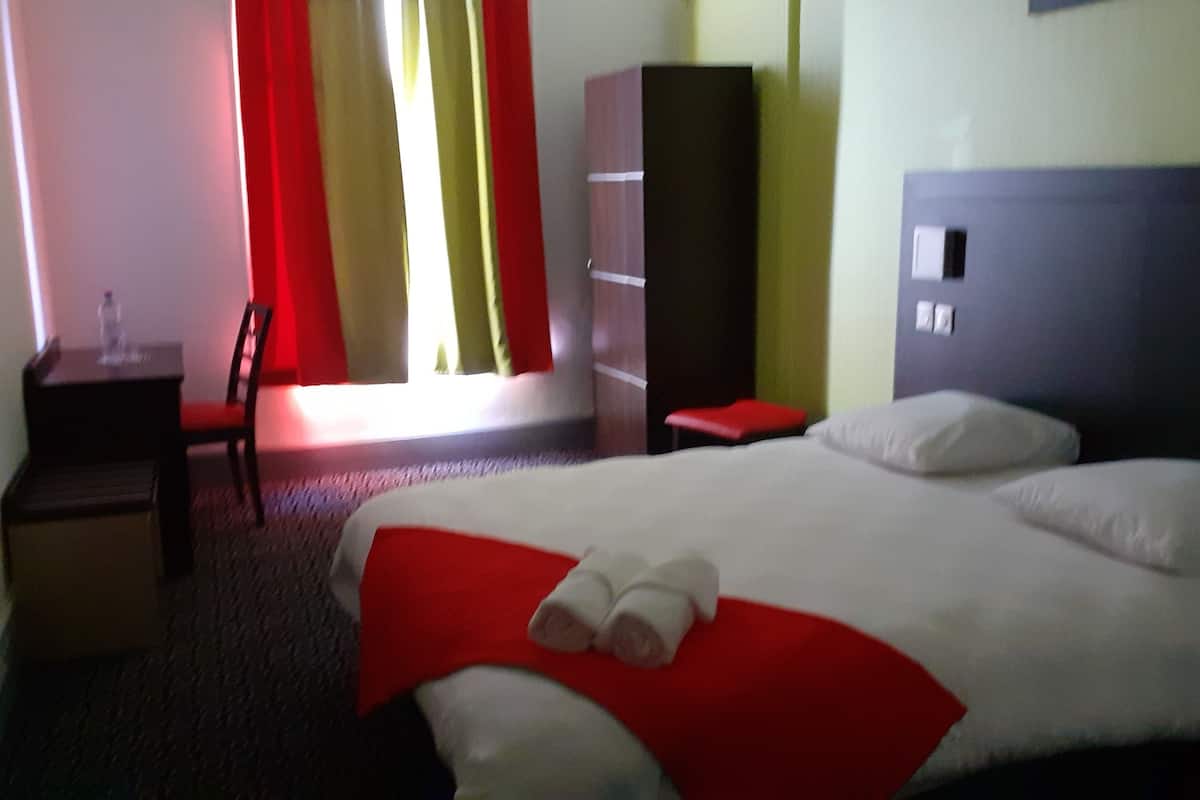 double room | desk, blackout curtains, iron/ironing board, free wifi