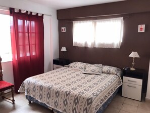 Apartamento estándar | 2 dormitorios, tabla de planchar con plancha, wifi gratis y ropa de cama