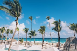 Premium bedding, free minibar, in-room safe, desk - Iberostar Selection Coral Bávaro - All Inclusive (Punta Cana)