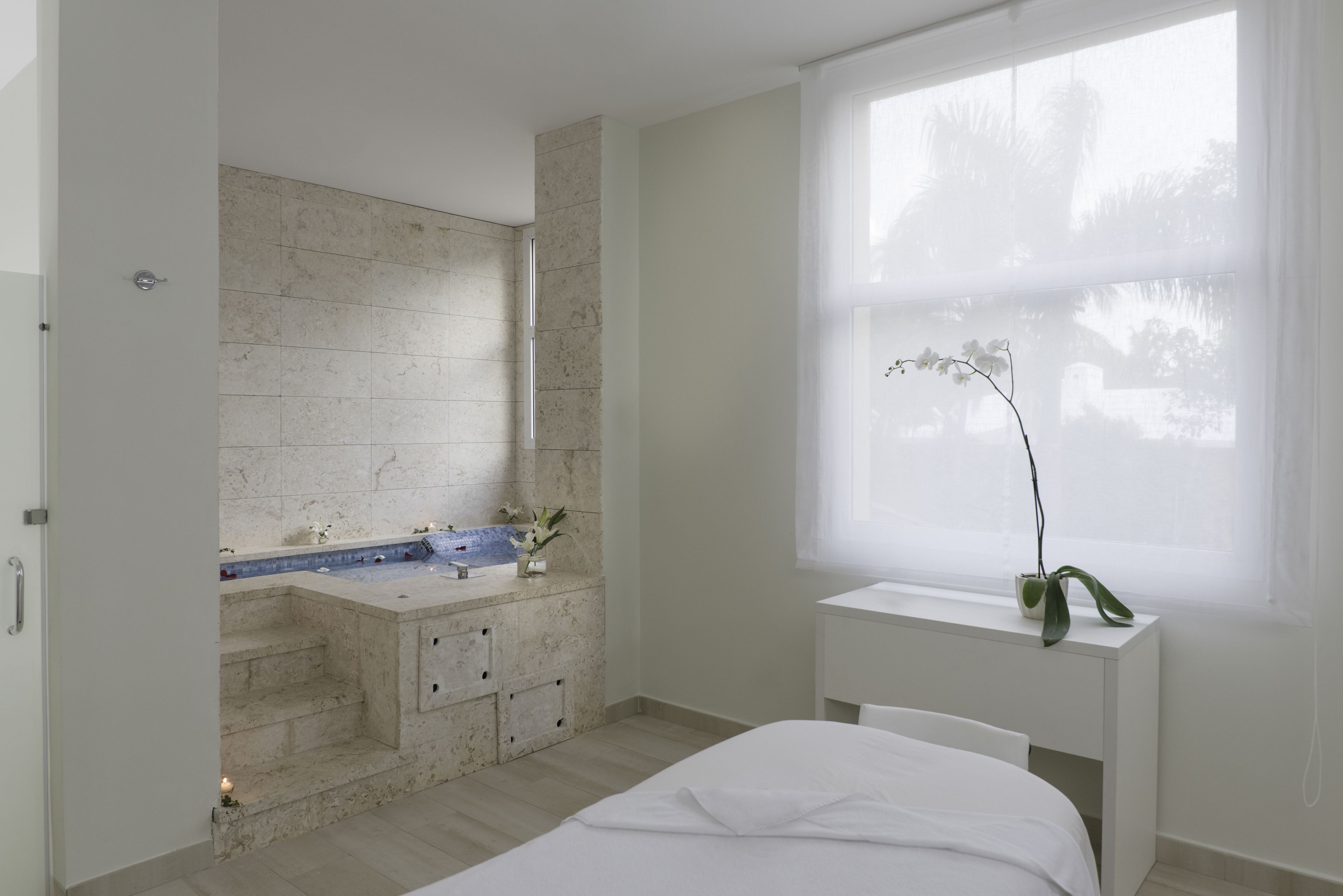 Couples treatment rooms, sauna, Turkish bath, body treatments