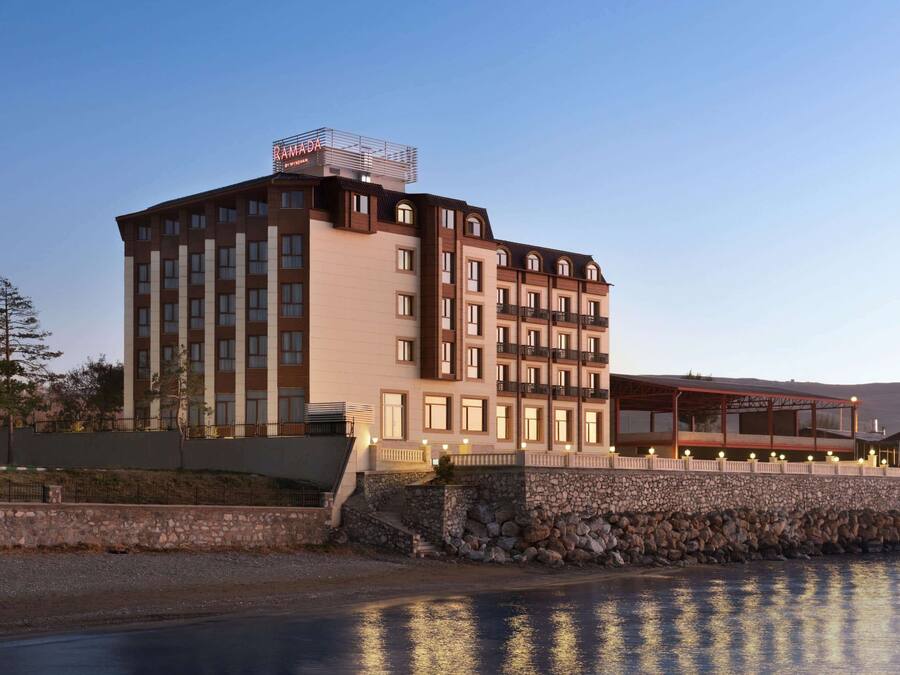 Suíte júnior, 1 cama King, para não fumantes | Roupas de cama premium, camas Select Comfort, frigobar