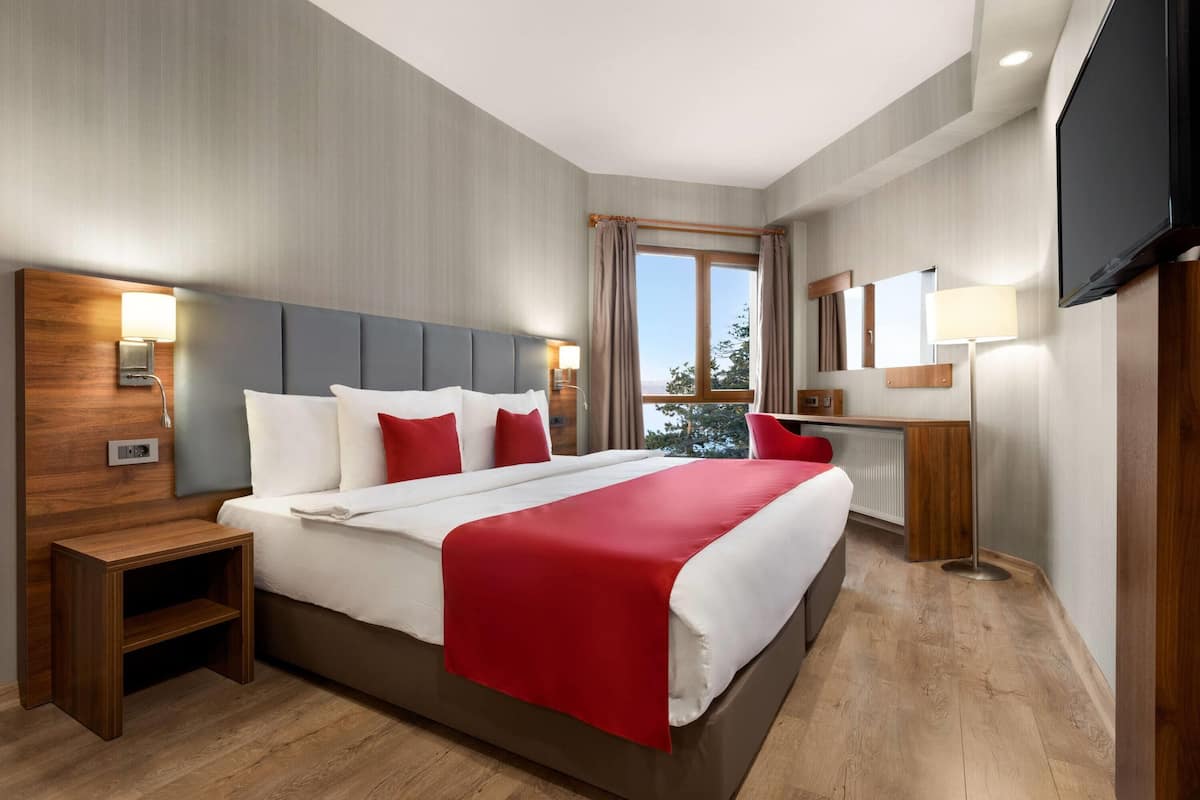 Premium bedding, Select Comfort beds, minibar, in-room safe