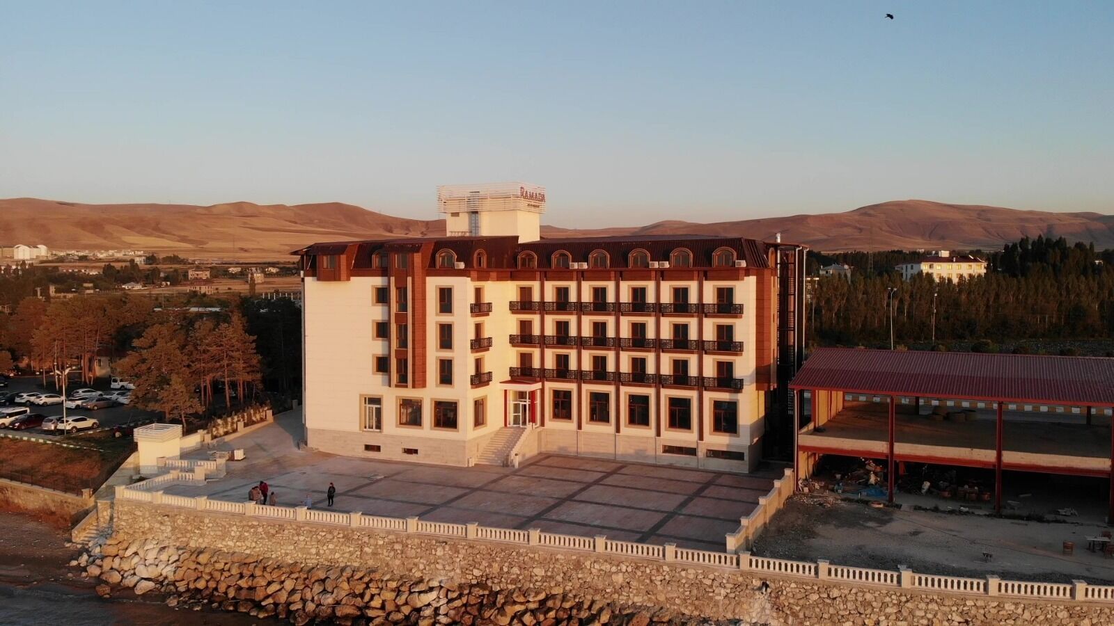 room, 1 king bed, mobility accessible, non smoking (hearing accessible, roll-in shower) | terrace/patio