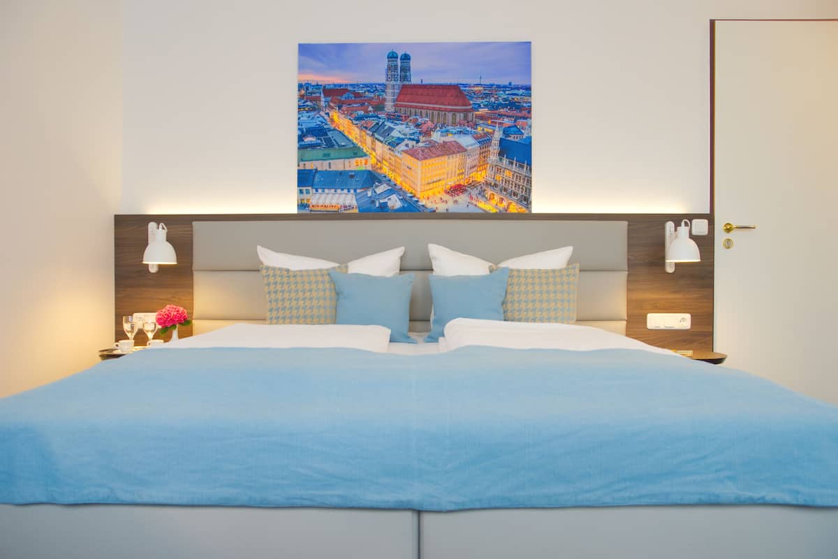 Deluxe Double Room | Minibar, in-room safe, desk, laptop workspace