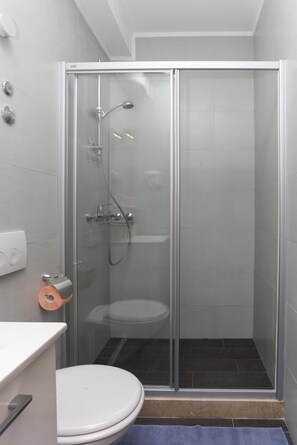 ヘアドライヤー、タオル