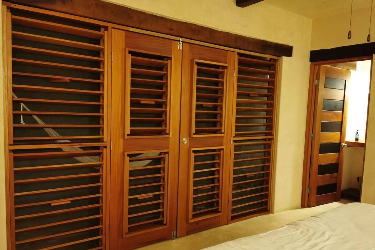 Individually decorated, bed sheets