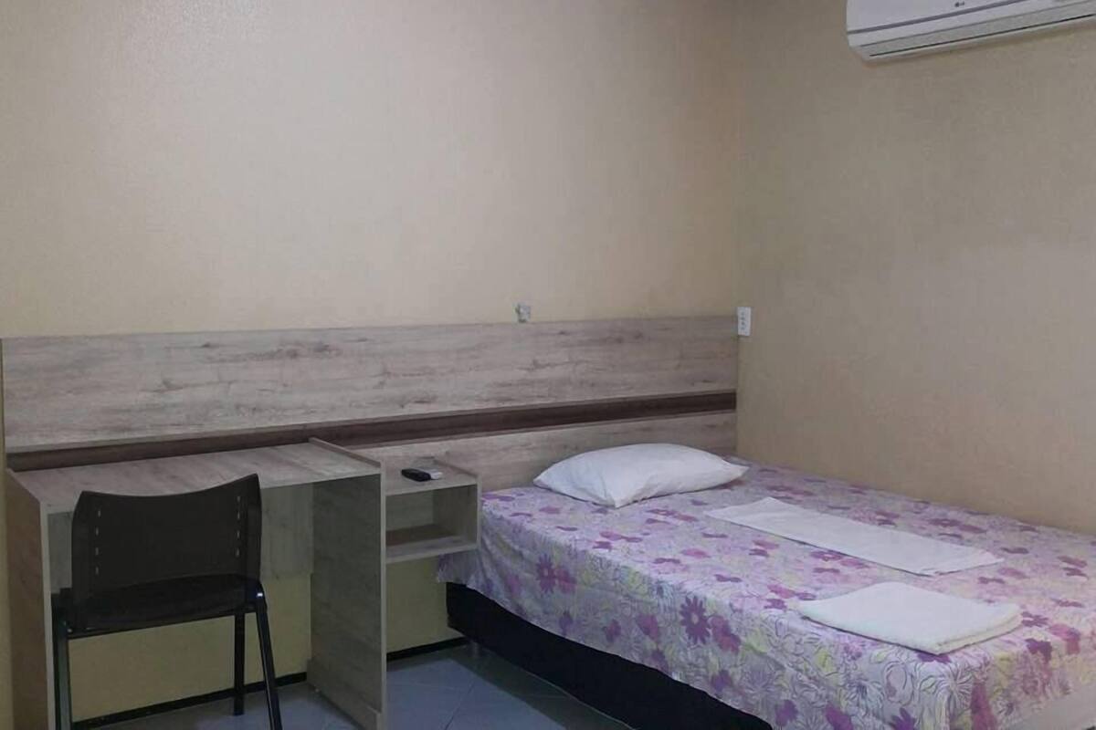 Habitación individual | Escritorio, wifi gratis, ropa de cama