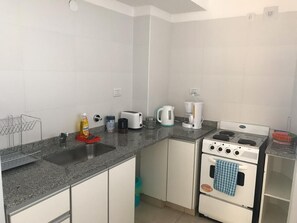 아파트 | 전용 간이 주방 | 냉장고, 오븐, 쿡탑, 커피/티 메이커
