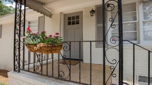 House | Exterior - 140 Catlin Circle (Greenville)