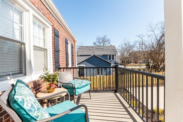House | Balcony