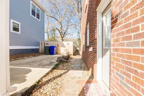 Casa (204 Randall St) | Exterior