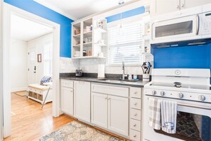House (204 Randall St) | Private kitchen - Randall St, 204 (Greenville)