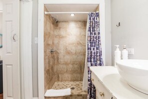 House (8 Alice St) | Exterior