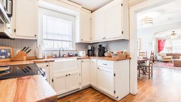 House (8 Alice St) | Exterior