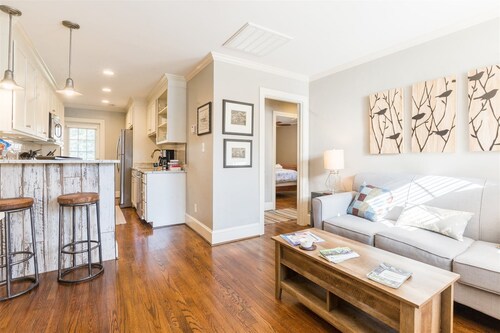 Randall St , 202/204