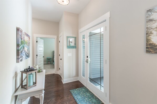 3 bedrooms, desk, free WiFi - 34 Allen St (Greenville)