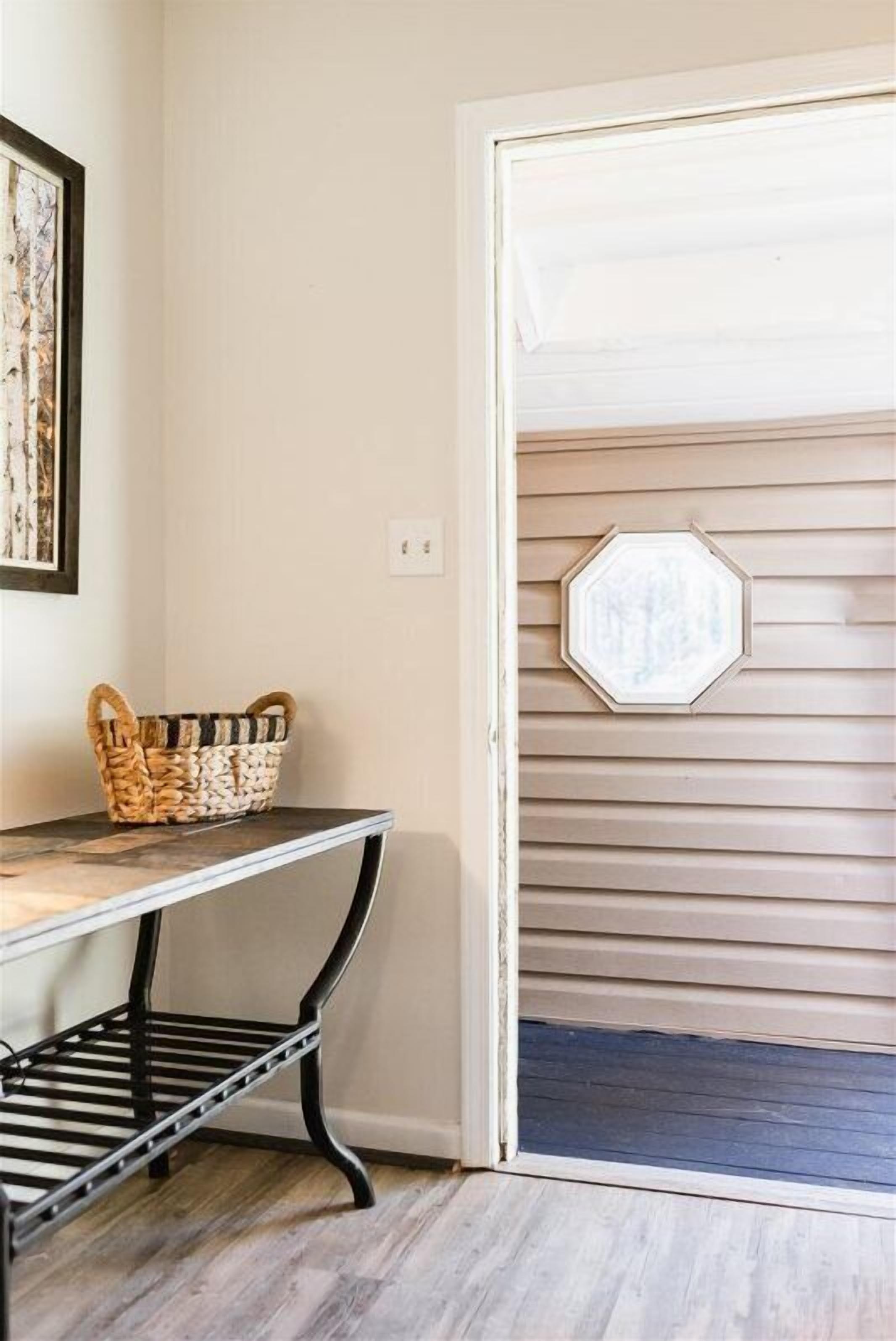 Nhà | 4 phòng ngủ, bàn, truy cập Internet không dây miễn phí 