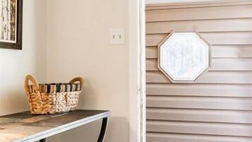 Nhà | 4 phòng ngủ, bàn, truy cập Internet không dây miễn phí