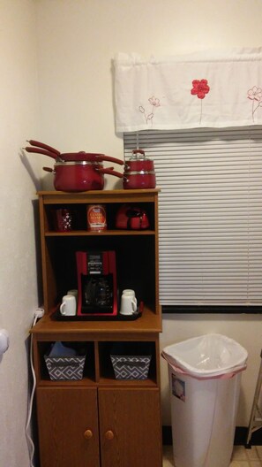 Coffee and/or coffee maker - 17 East Apartments (Dayton)