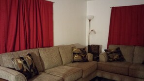 Basic Apartment | Living room | TV, streaming services - 17 East Apartments (Dayton)