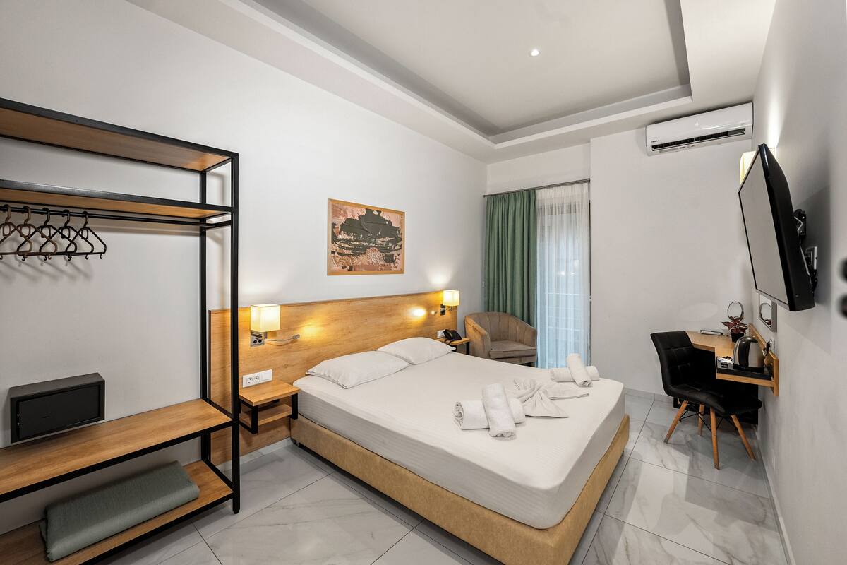 Double or Twin Room | Room amenity