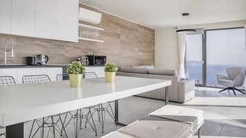 Villa estándar (Oikos A) | Servicio a la habitación