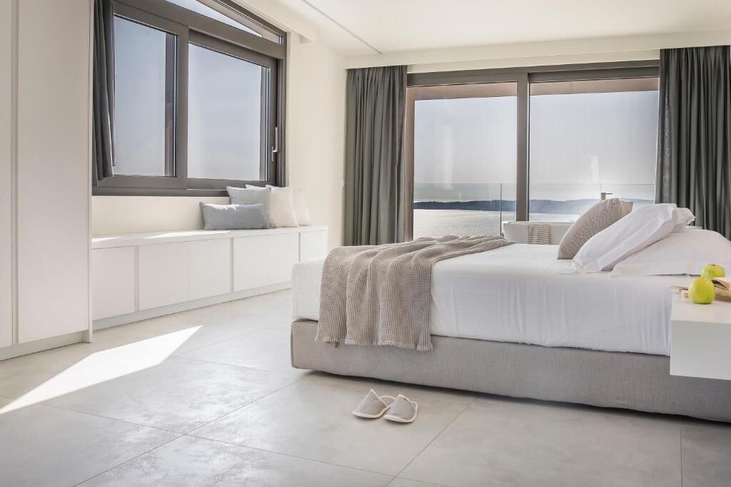 Egyptian cotton sheets, premium bedding, down comforters, pillowtop beds