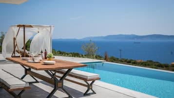 Villa Deluxe (Oikos B) | Terraza o patio