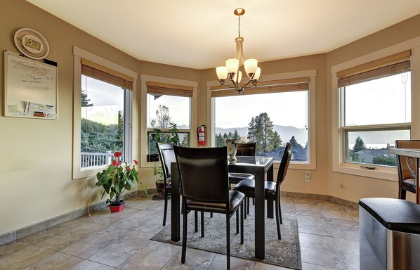 43-inch Smart TV with digital channels, TV