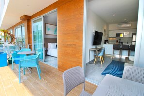 40-tommers fladskærms-tv med satellitkanaler, tv