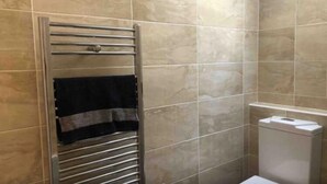 Badewanne und Dusche (separat), Komfortbadewanne