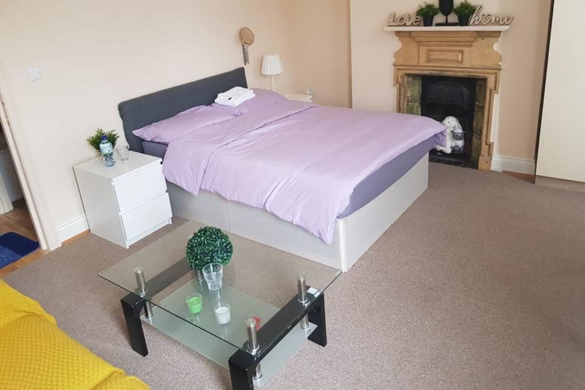 Standard Double Room | Premium bedding, iron/ironing board, WiFi (free), bed sheets