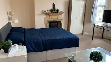 Premium bedding, iron/ironing board, free WiFi, bed sheets