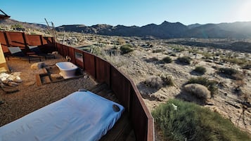 The Onyx | Terrace/patio