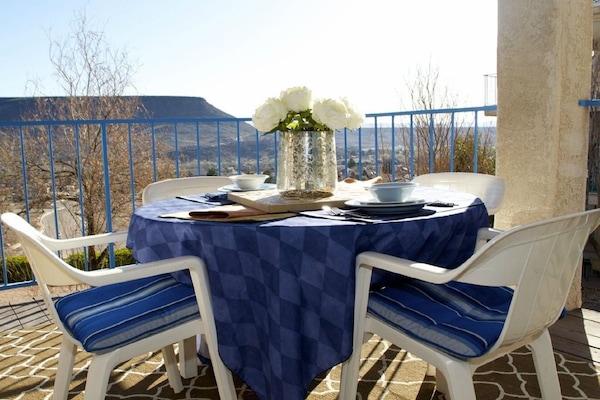 屋外ダイニングエリア