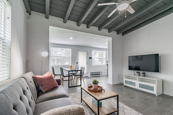 Fernseher, Netflix, Streaming-Dienste