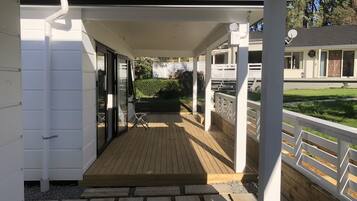 Two Bedrooms Unit | Terrace/patio
